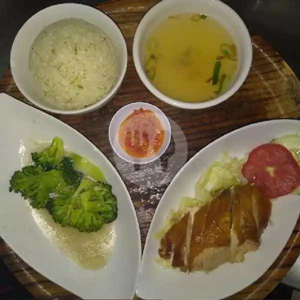 Hongkong Hainan Chicken Set | Red Bowl Asian Cuisine, Malang City Point