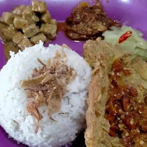 Nasi Campur Telur Geprek | Warung Makan Sosro Sudarmo, Nongsa