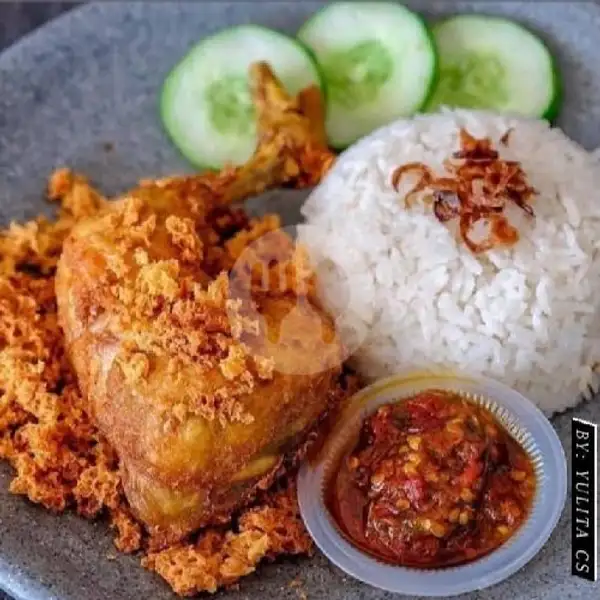 Paket Nasi Ayam Goreng Special Besar | Ayam Goreng Special & Asinan Gang Menur, Bintara 6
