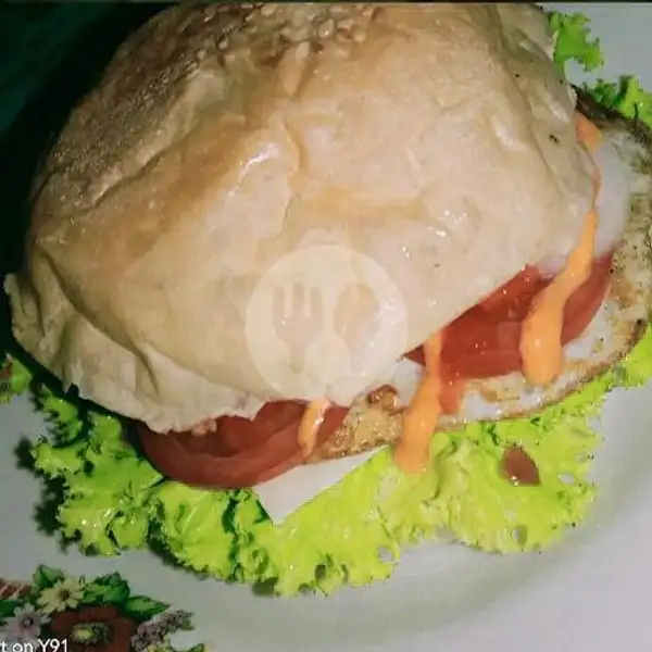 Burger Spesial Double Ayam Dan Telur Mata Sapi | Home Burger 