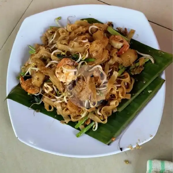 kwetiau goreng seafood | Kwetiaw Sapi Jakarta Herman Aciap, M Isa