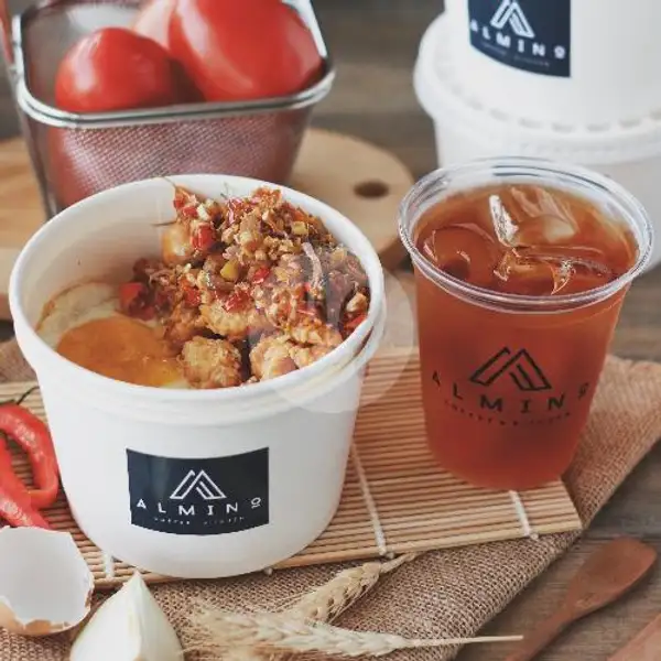 Ricebowl Ayam Crispy Sambal Matah + Iced Tea | Almino Coffee & Kitchen, The Central Sukajadi