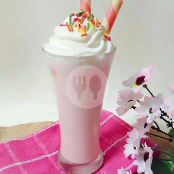 Milkshake Strawbery | Geprek Bejo Bunda Rini, Kendari
