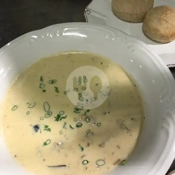 Champignon Soup with White Truffle Oil | Sofia