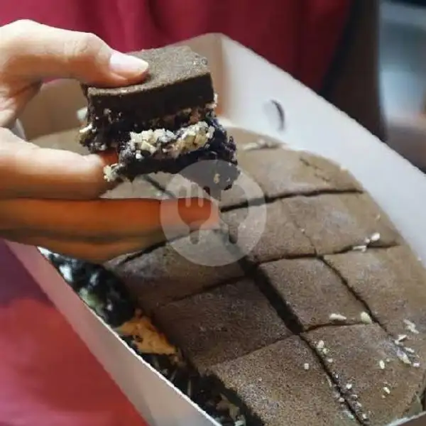 Terang Bulan Brownies Keju Kacang Coklat Susu | Martabak Asia Bagus