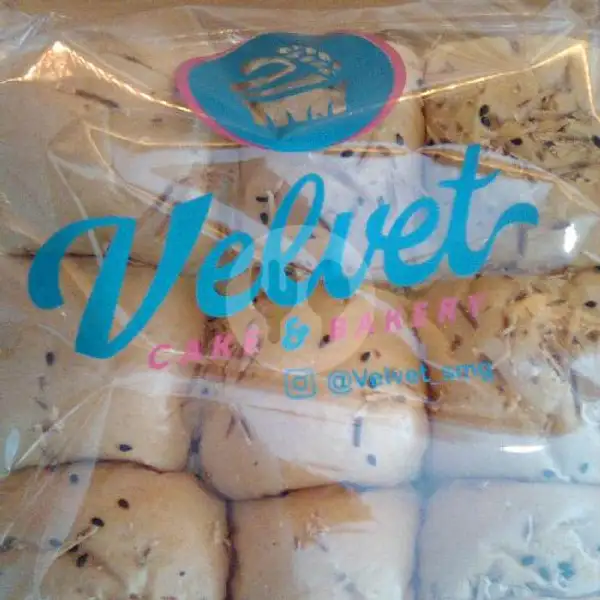 Sobek Smoked Beef Cheese | Velvet Bakery Pandhill, Ruko Pandanaran Hills