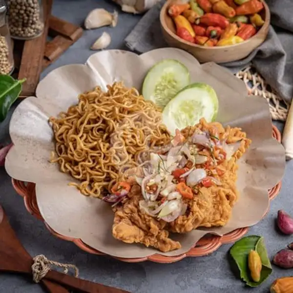 Paket Indomie Ayam Geprek Sambal Matah | Ayam Geprek Gold Chick, Kebon Kacang