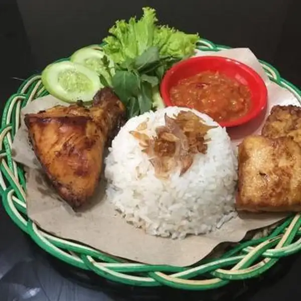 Nasi Uduk Pecel Ayam + Tahu Tempe | Pecel Ayam Geprek Duileh 46, Jembatan MpuTantular