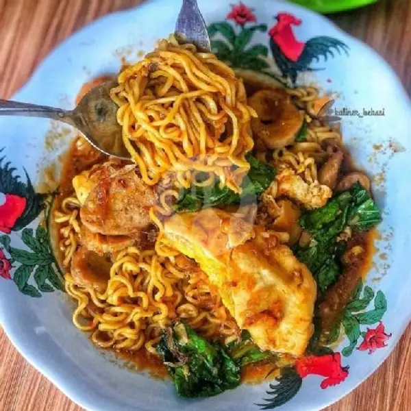 Indomie Nyemek | Kwetiau Goreng Dan Nasi Goreng Seafood Makjoss, Batikan