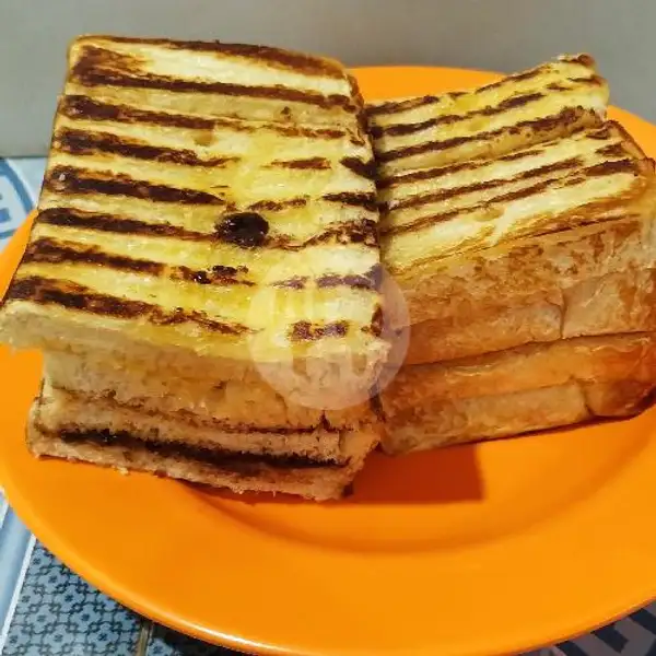 Roti Bakar Khas Bandung rasa 1/2Nutela 1/2Keju | Roti Bakar Kedai Transit, Halim Perdana Kusuma