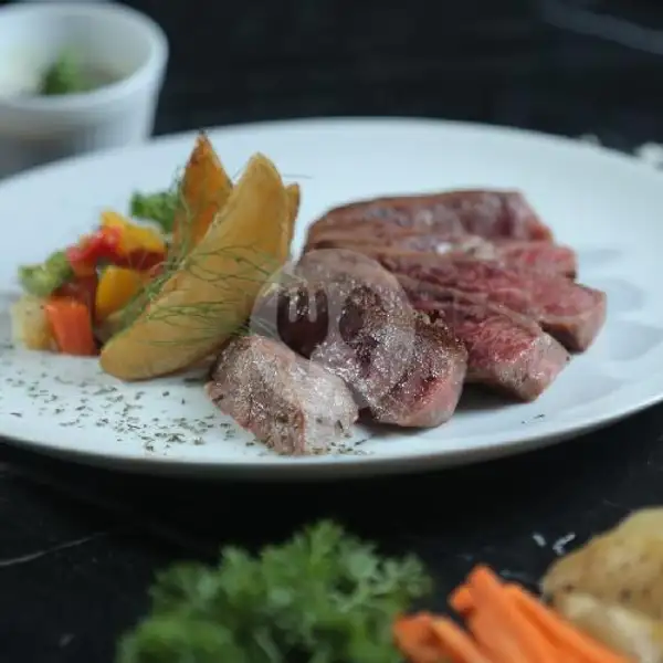 Beef Tenderloin Steak Wagyu | Cafe Gue