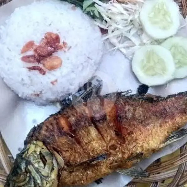 Ikan Goreng + Nasi | Indo Kuliner 038 Lalapan Ayam Bakar