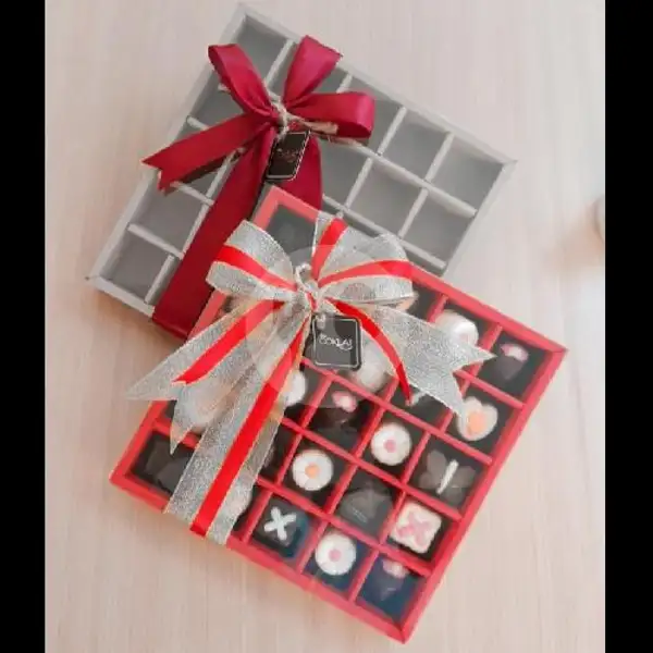 Pralines 25pcs Cherry Box | Toko Coklat, Cimanuk