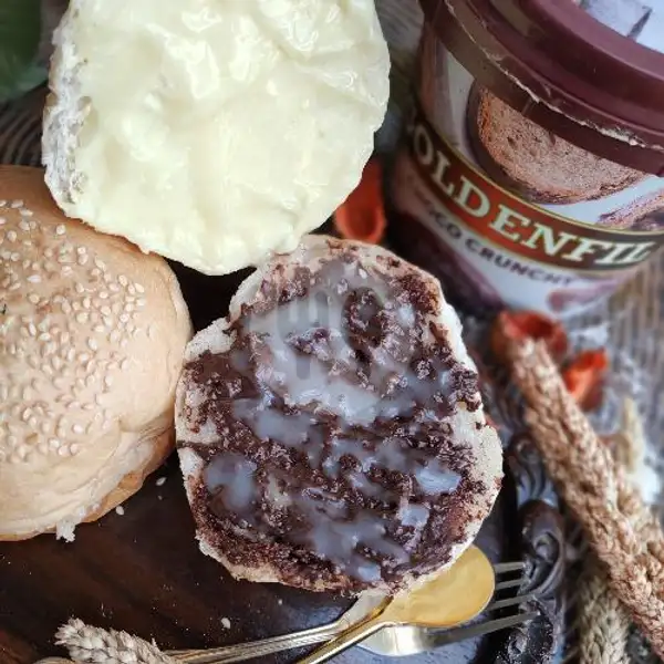 Pisang + Choco Crunchy + Susu | Roti Kukus Cirjak, Harjamukti