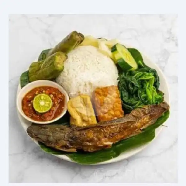 Nasi Tempong Lele | Nasi Ayam Betutu Bu Agus, Denpasar