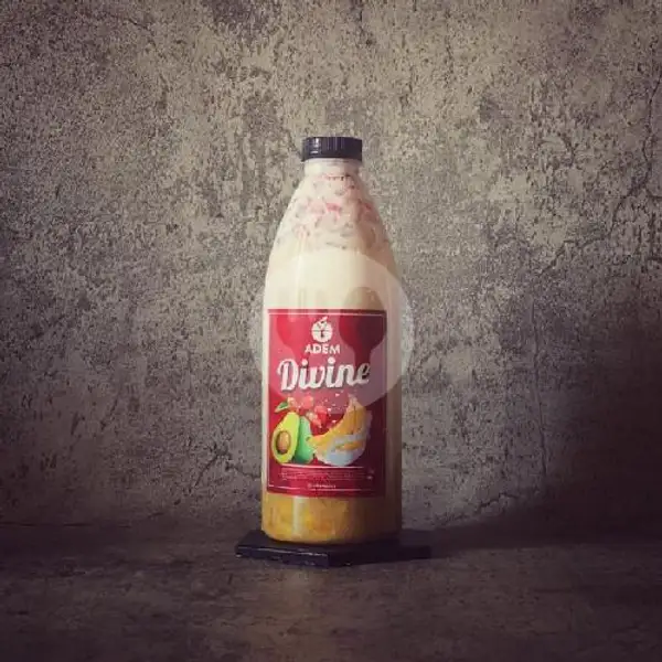Real Banana Milk With Chopped Strawberry (600ml) | Adem Juice & Smoothie, Denpasar