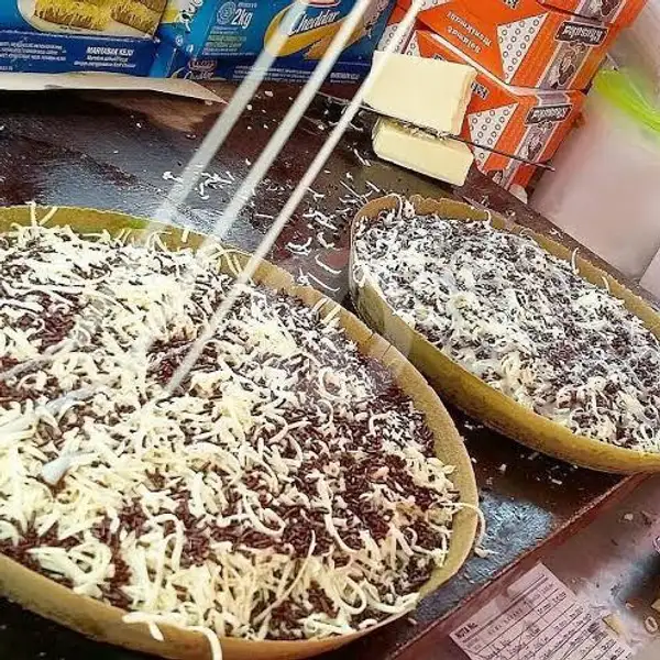 Keju Pisang Coklat Wijen Susu | Martabak Mahkota Prumnas 3, Maluku Raya