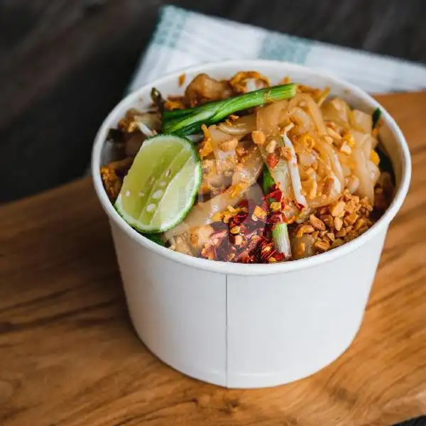 Pad Thai Chicken | Two Fat Monks Asian Bistro & Coffee, Letda Tantular