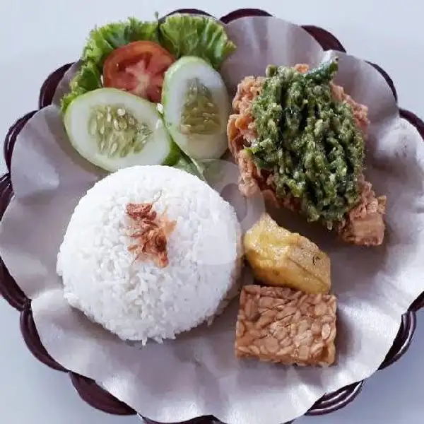 Ayam Geprek Sambel Ijo +nasi +Tempe+Tahu | Ayam Geprek & Paru Rica Mom's,Palm Raja