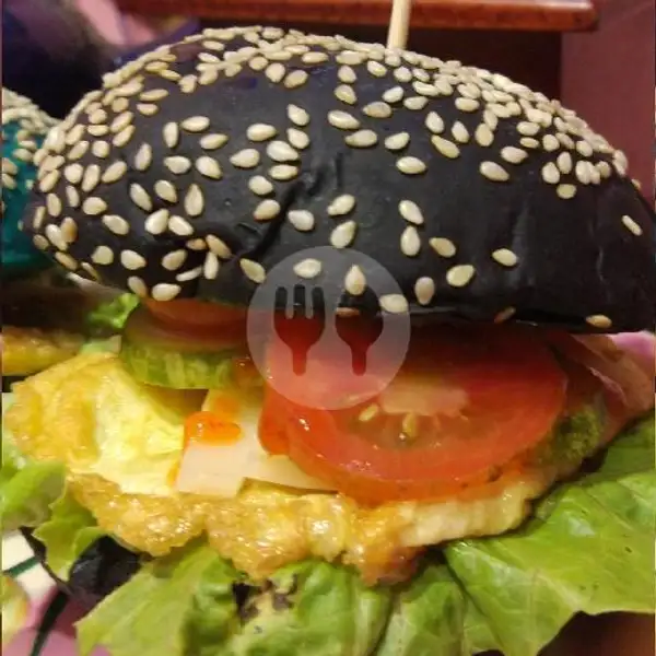 Burger Hitam / Warna(Pilihan: Pedas/Tak Pedas) | Kedai Kopi Blue (Kopi Original, Burger, Kebab), Malang