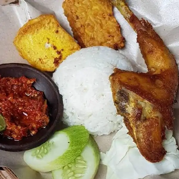 Paket Ayam Penyet/Goreng(Uk.Besar) + Nasi+Sayur | Arrumy Cathering, Pettarani