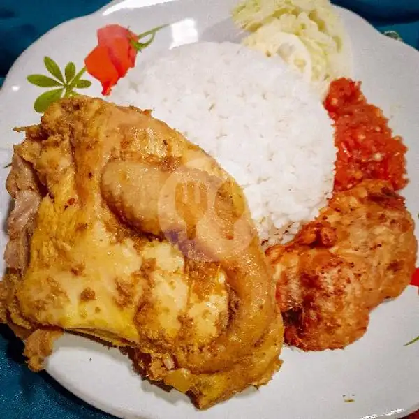 Pake Nasi Ayam Penyet PEJANTAN KAMPUNG Dadakan GRATIS TEH CUP | Tumbas Warung, Limo
