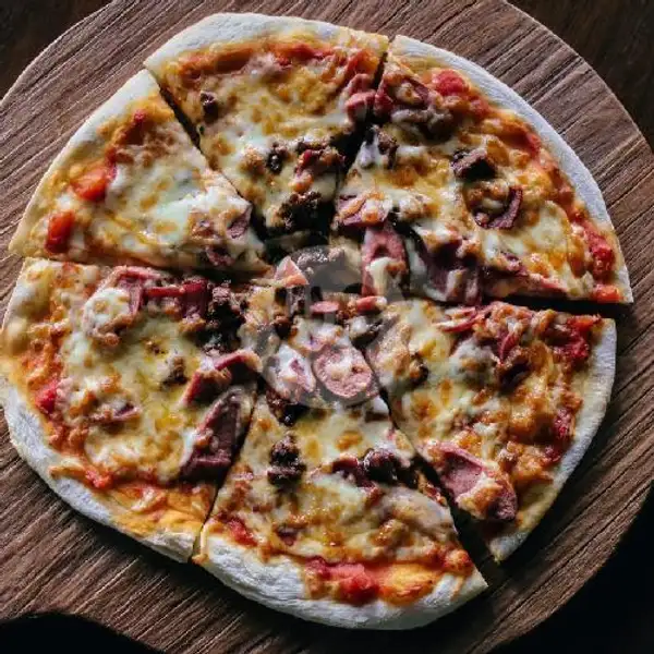 Pizza Meat lover | Basil Restaurant, Hotel Aston