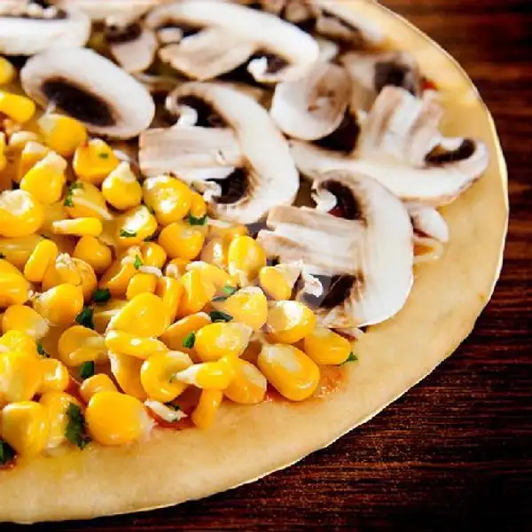 Mushroom & Corn Pizza | The Orange, Teuku Umar