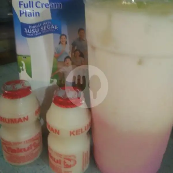 Yakult Stroberi | Milkshake Cincau Lucky Leon, Suryanata