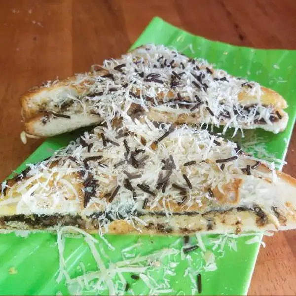 Roti Bakar Coklat Keju | Hot Chicken Dinner, Pekanbaru
