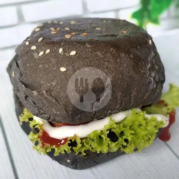 Burger Hitam | LYN_AYAM GEPREK & FRUIT SALAD, SUKABUMI