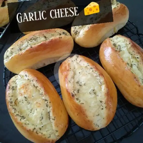 Garlic Chesse | Lins Kitchen, Dukuh Pakis