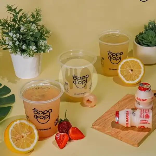 Iced Strawberry Lemon Yakult | Oppa Kopi, Rungkut