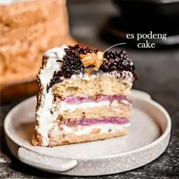 Es Podeng Cake Slice | Gormeteria, Cicendo