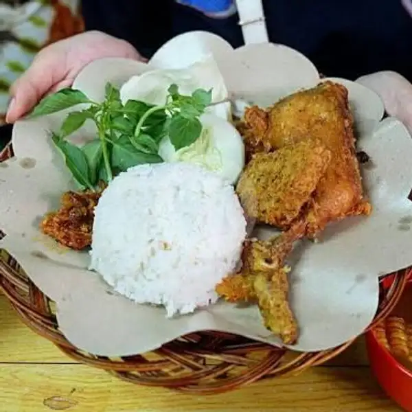 Paket Ayam Goreng | Warung Shakaro, Kramat Jati