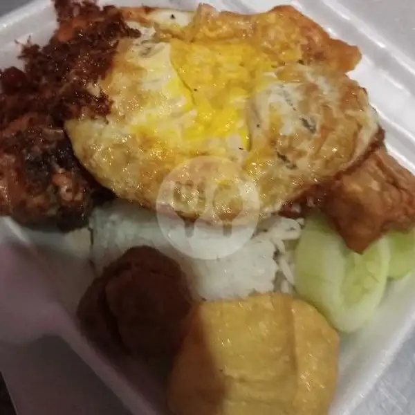 Nasi Ayam Goreng Komplit (Ayam,Ceplok Dan Pentol) | BAKSO, MIE AYAM & SIOMAY BATAGOR BANDUNG, Banyu Urip