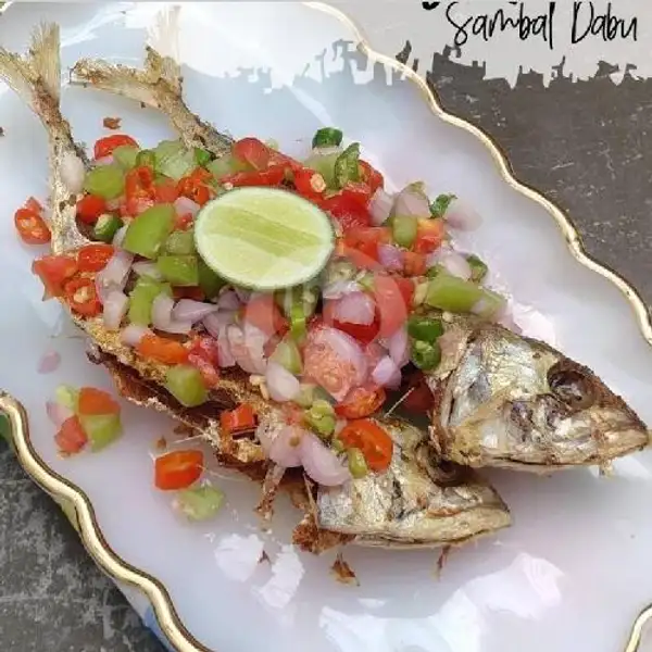 Ikan Kembung Goreng Sambal Dabu-dabu (2 Ekor) | Catering Mama Oky