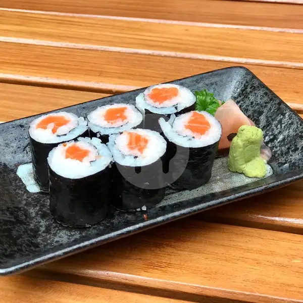 Promo Salmon Roll (6 Pcs) | Sakura Sushi, Renon