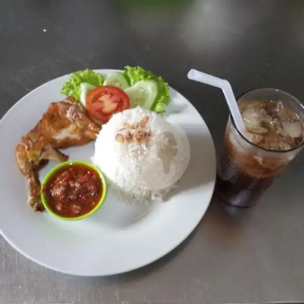 Paket Ayam Penyet | Trenz Resto & Cafe, Panam