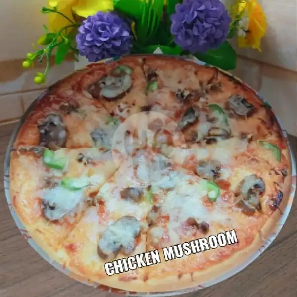 Chicken Mushroom: Size 22 | Sari Pizza