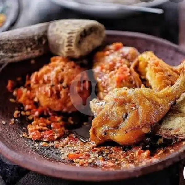 Nasi Ayam Pentol Penyet Sambal Bawang+Air Mineral | Penyetan Jontor, Driyorejo