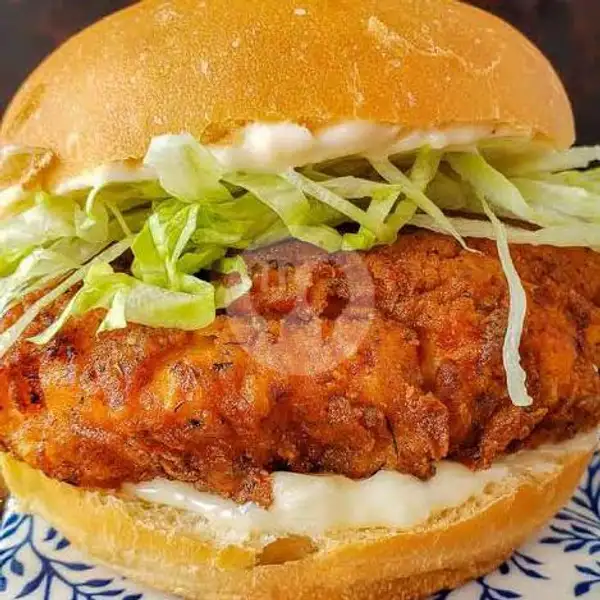 Chicken Burger | Dapoer Om Zein (Hobby Makan Cipadu Street), Joglo