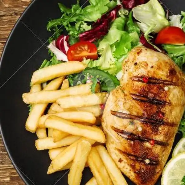 Grill Chicken Breast Steak With Potato And Mixs Salad | Oregano Kitchen, Canggu