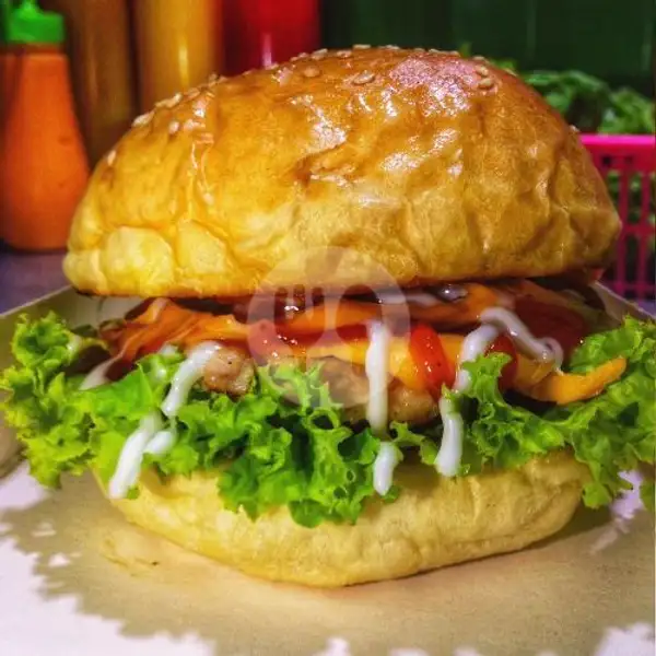 Chicken Burger  ( M ) | Burger,Hot dog, Sandwich Win's Street Burger, Denpasar