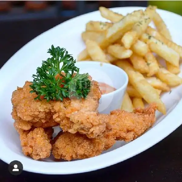 Crispy Chicken Tenderloin | Carnivor Steak & Grill, Surabaya