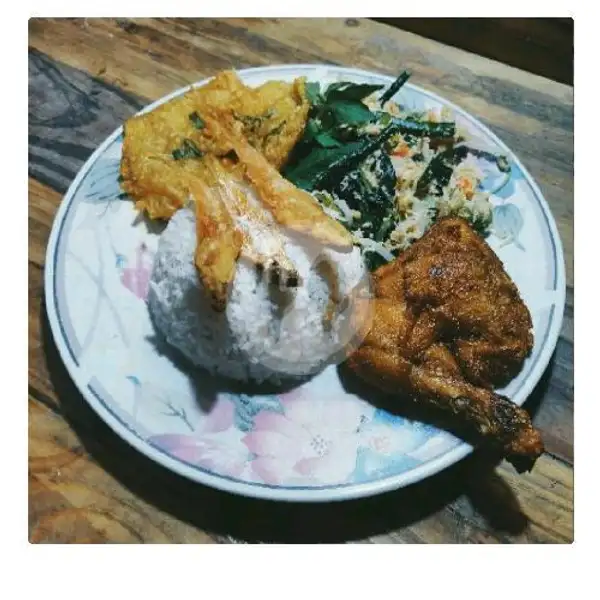 Nasi Urap Ayam Ambyar + Teh | Pondok Ayam Ambyar, Villa Muka Kuning