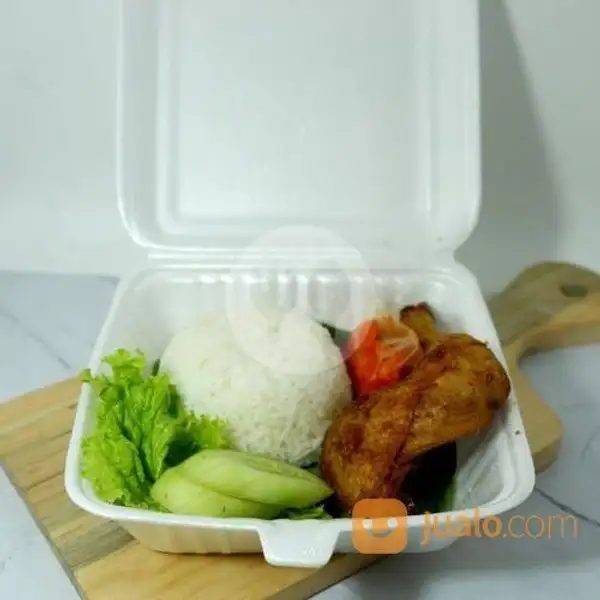 Nasi Ayam Goreng  Paha Atas + Tahu/tempe + Terong | Penyetan & Lontong Opor Dapoer Bunda, Sisingamangaraja