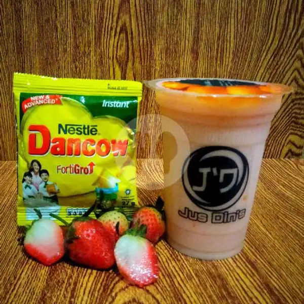 Jus Mix Strawberry + Dancow | JUS DIN'S, Dewisartika