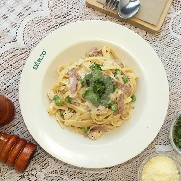 Alfredo (Spaghetti/Fettuccine) | Excelso Cafe, Vitka Point Tiban