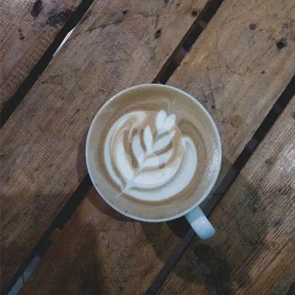 Caffe Latte Hot | Ngopi Gan ! Coffee X Eatery, Tubagus